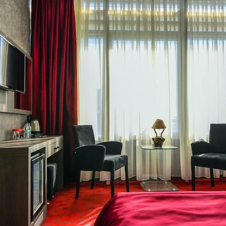 A11 Hotel Atasehir Istanboel Buitenkant foto