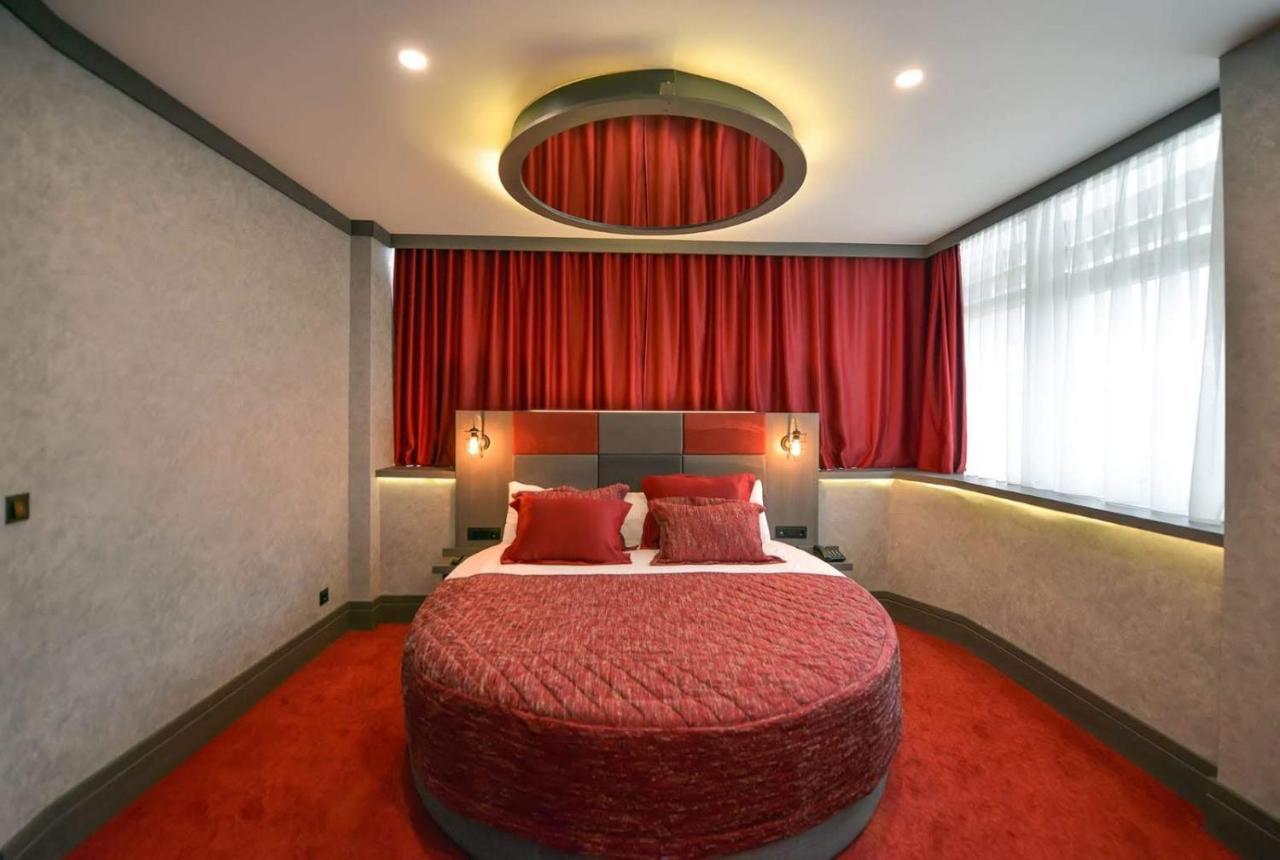 A11 Hotel Atasehir Istanboel Buitenkant foto