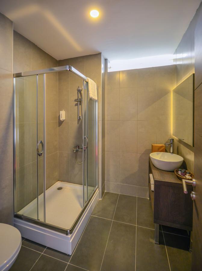 A11 Hotel Atasehir Istanboel Buitenkant foto