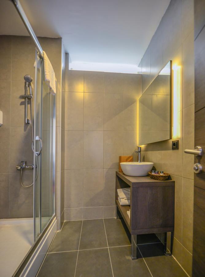 A11 Hotel Atasehir Istanboel Buitenkant foto
